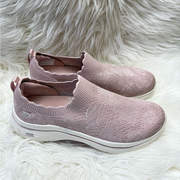 Skechers Pink Knit Slip-On Sneakers Size 8.5 Lightweight Comfort Walking Shoes - Picture 4 of 8
